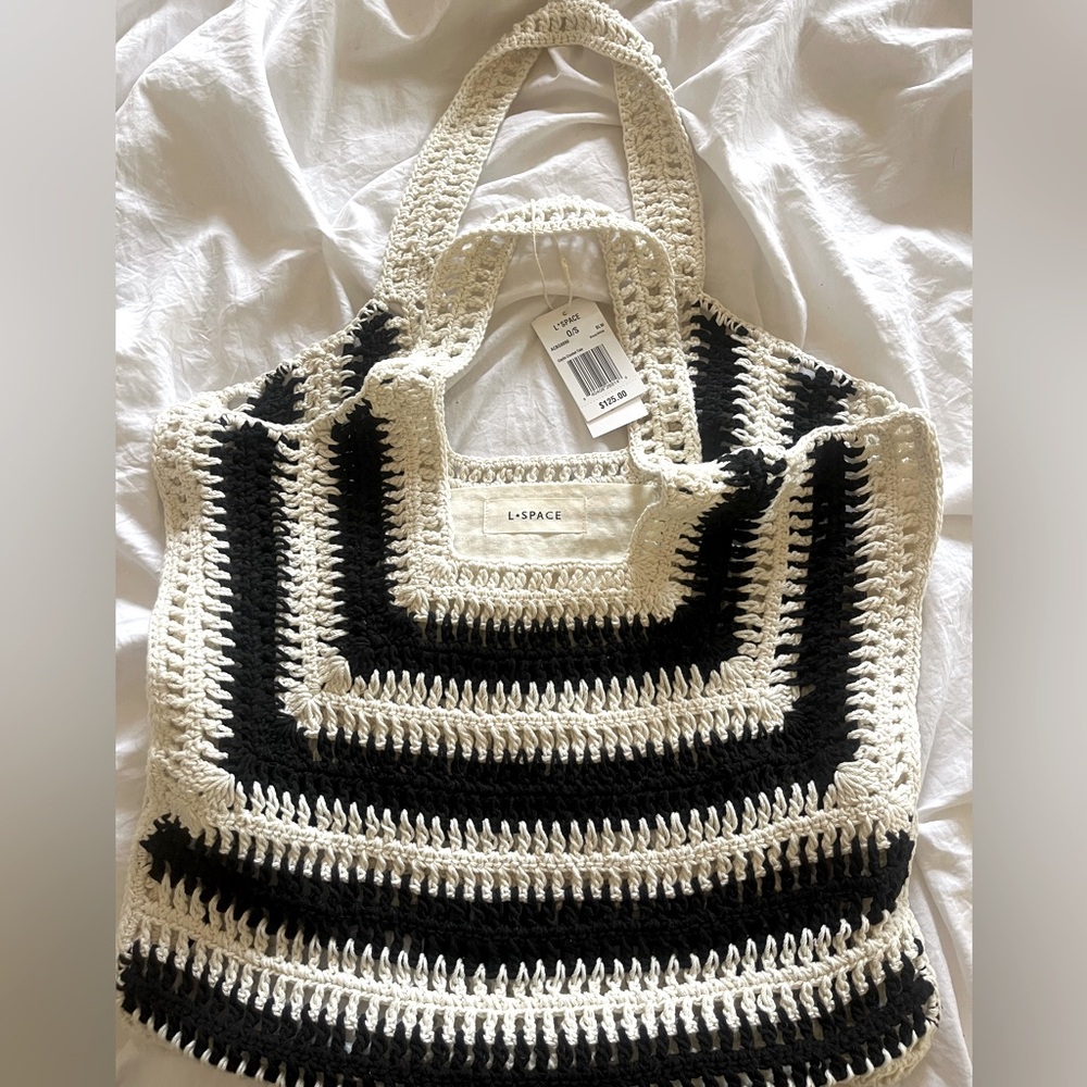 L*SPACE Fabulous summer beach bag!
